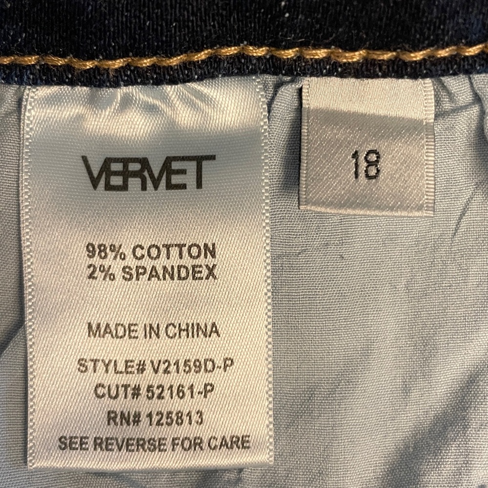 Vervet Dark Wash Size 18 5 Pocket Jean Raw Hem Ankle No Stains or Flaws - Picture 8 of 8